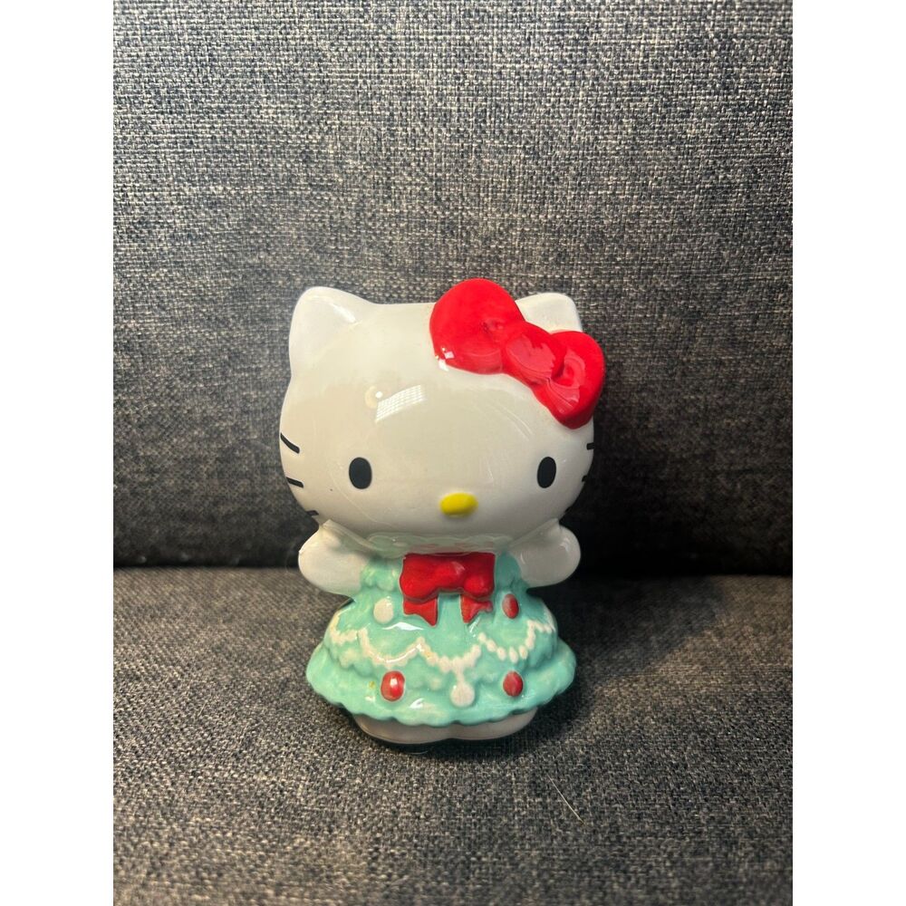 Hello Kitty Sanrio Christmas Holiday Ceramic Salt Pepper Shaker Rare